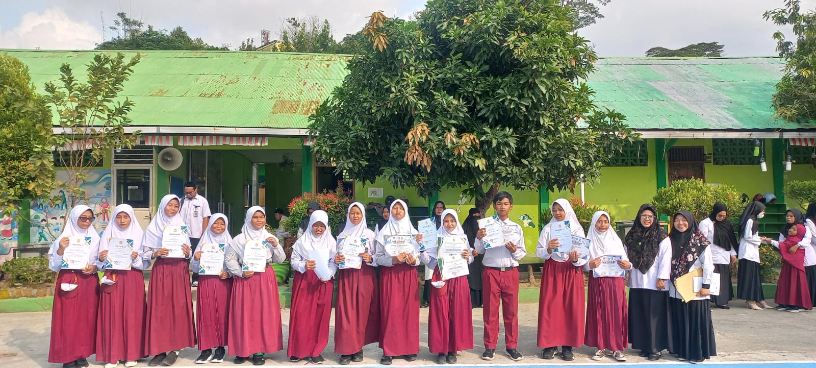 MI Al-Irsyad DDI Balikpapan Raih Sertifikat dalam Lomba Pramuka di SMP Negeri 14 Balikpapan